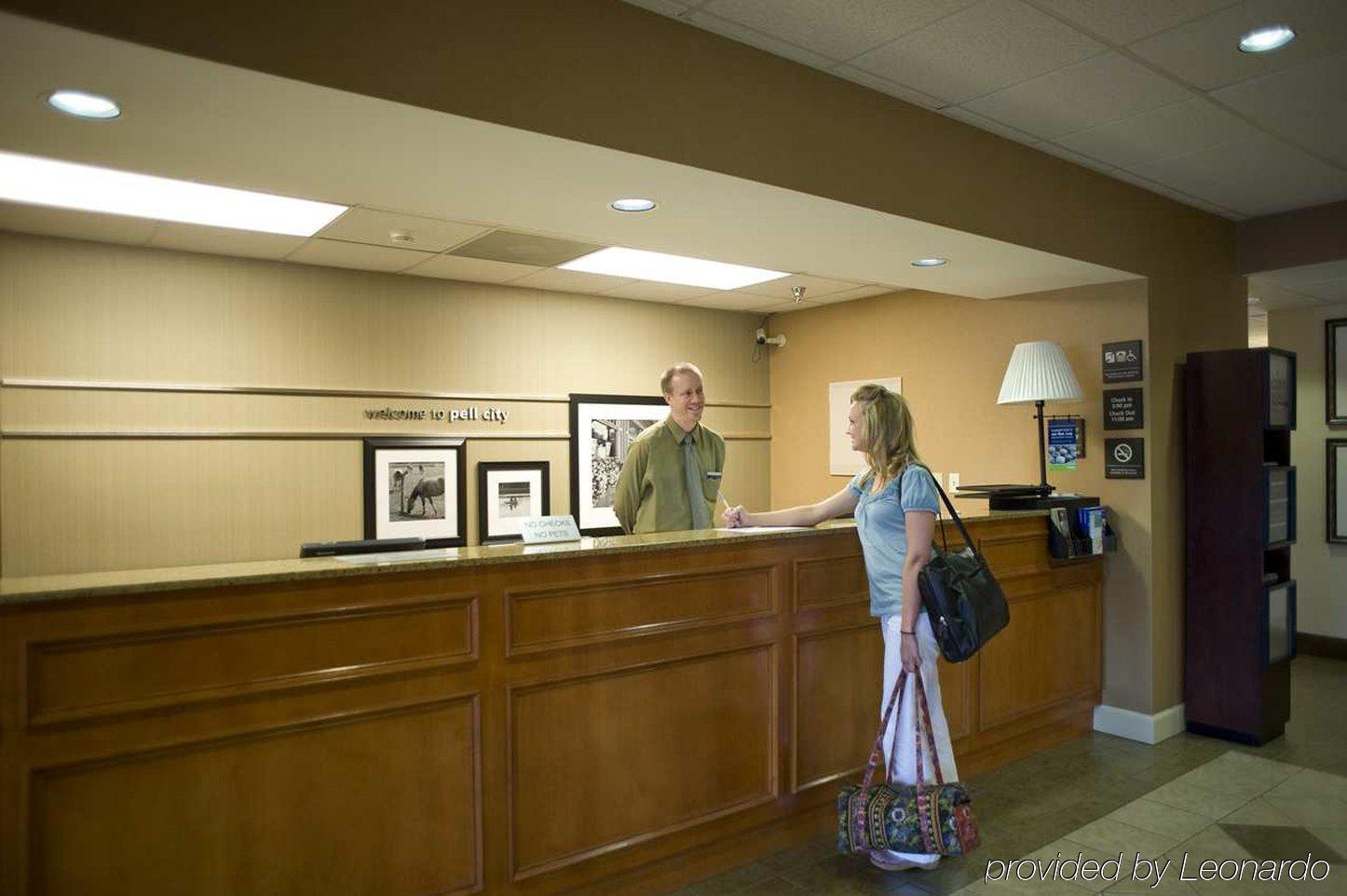 Hampton Inn Пелл-Сити Интерьер фото